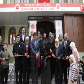 “Kadınlarımız en az erkekler kadar camide hak sahibidir”