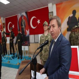 Vali Aydoğdu yemin töreninde askerlere seslendi