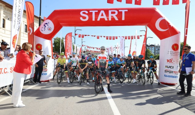 100. Yıl Cumhuriyet Bisiklet Turu Sivas'tan start aldı
