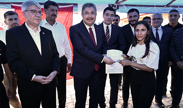''Bütün hemşerilerimiz konutlarına kavuşuncaya kadar durmaksızın çalışmaya devam edeceğiz''