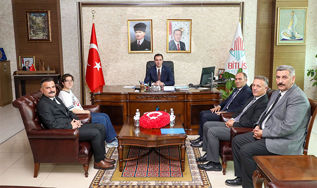 ''Bu örnek başarının diğer öğrencilerimize de ilham kaynağı olmasını temenni ediyorum'';