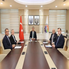 "Kaymakamlarımız, ihtiyaçlara çözüm üreten temel aktörlerdir"