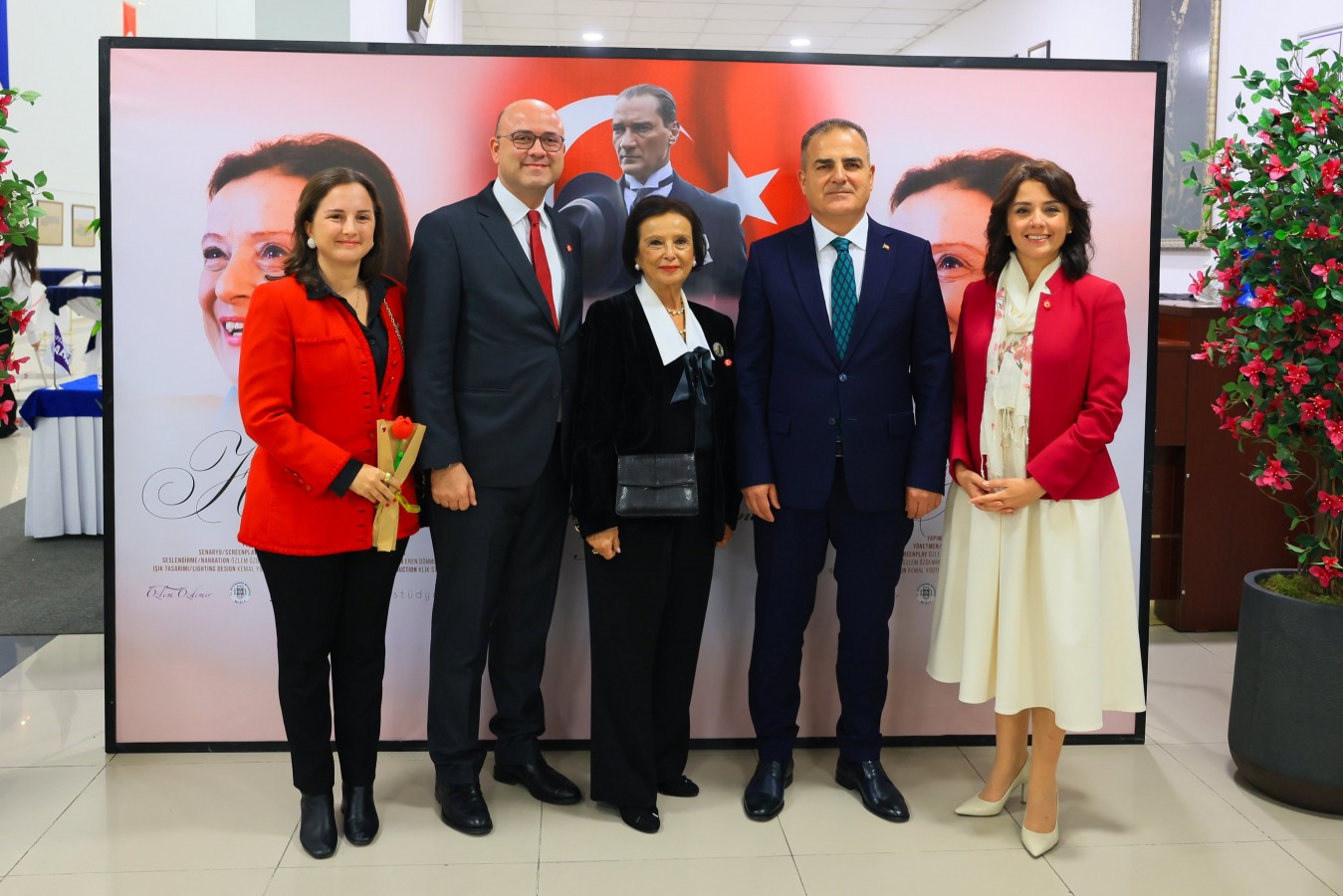 Muğla'da Cumhuriyet'in ilk kadın valisine vefa: ''Bu görevi bir kadın üstlendiğinde adaletin yanına zarafet eklenir'';