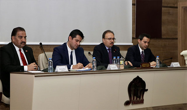 Vali Kızılkaya, muhtarlarla buluştu: 2025 için yeni hedefler belirlendi!