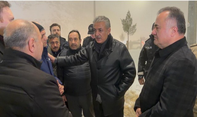 4 ilçeyi birbirine bağlayan Hop Geçidi'nde kar denetimi