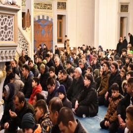"Milli ve manevi değerlerine bağlı evlatlar yetiştirmekle mükellefiz"