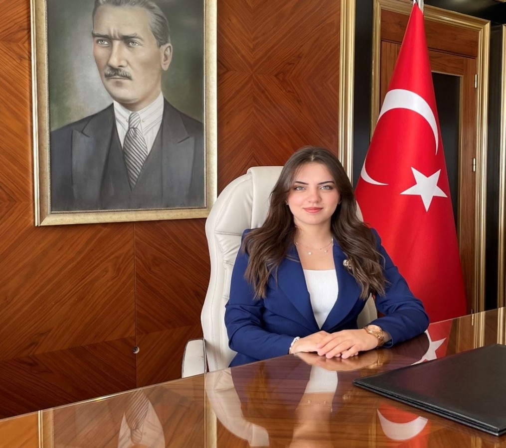 Elif Çelik;