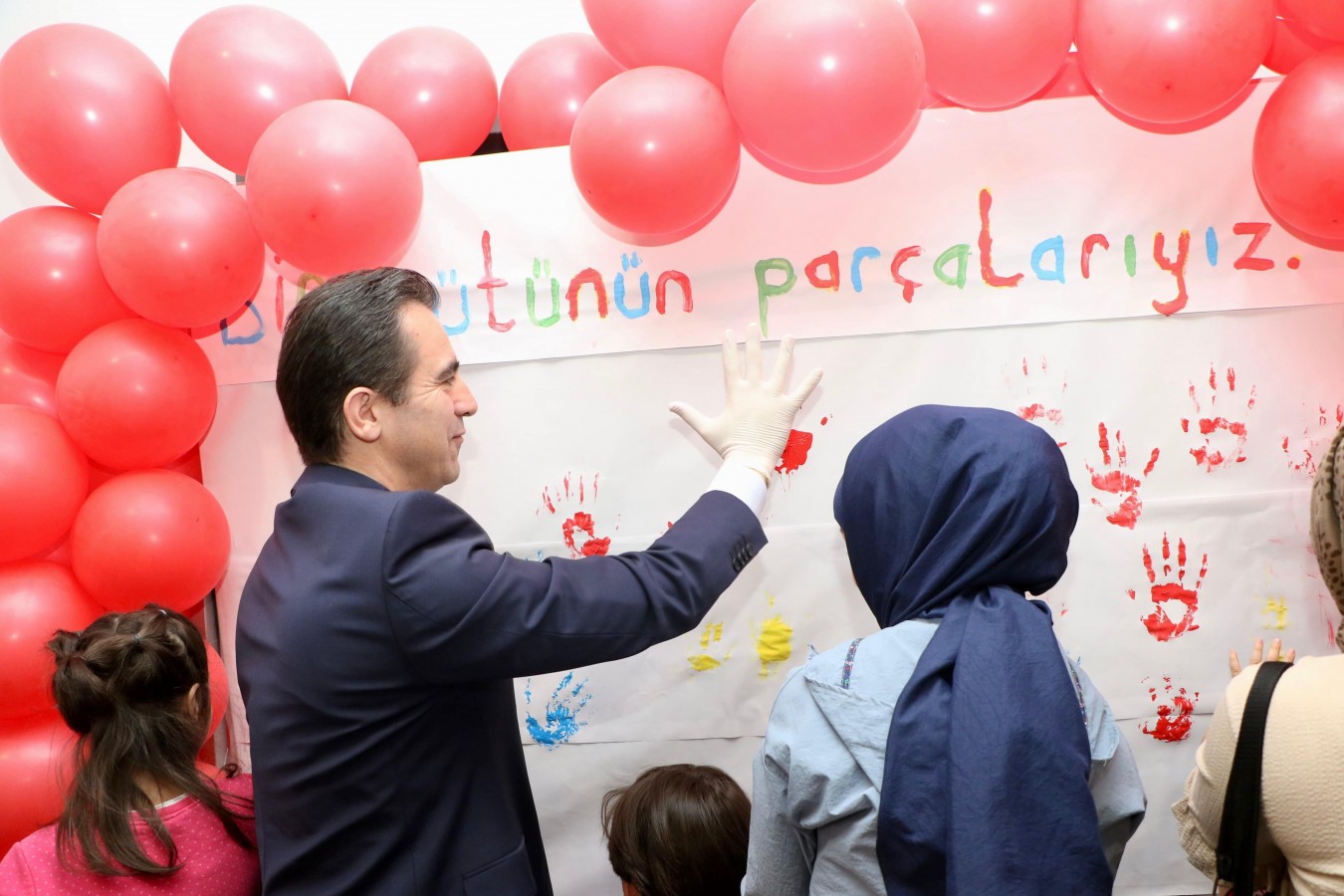 “Otizmin farkındayız, onların yanındayız”