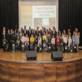 "Okumayı seven, kitap okumaya değer veren bir valiyim"