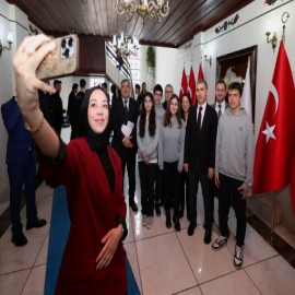 "Gösterdiğiniz başarılarla Afyonkarahisar’ın gururu oldunuz"