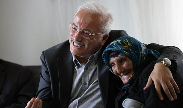 Vali Kumbuzoğlu'ndan yarım asırlık çifte övgü dolu sözler: Ne büyük erdem, ne yüce gönüllülük;