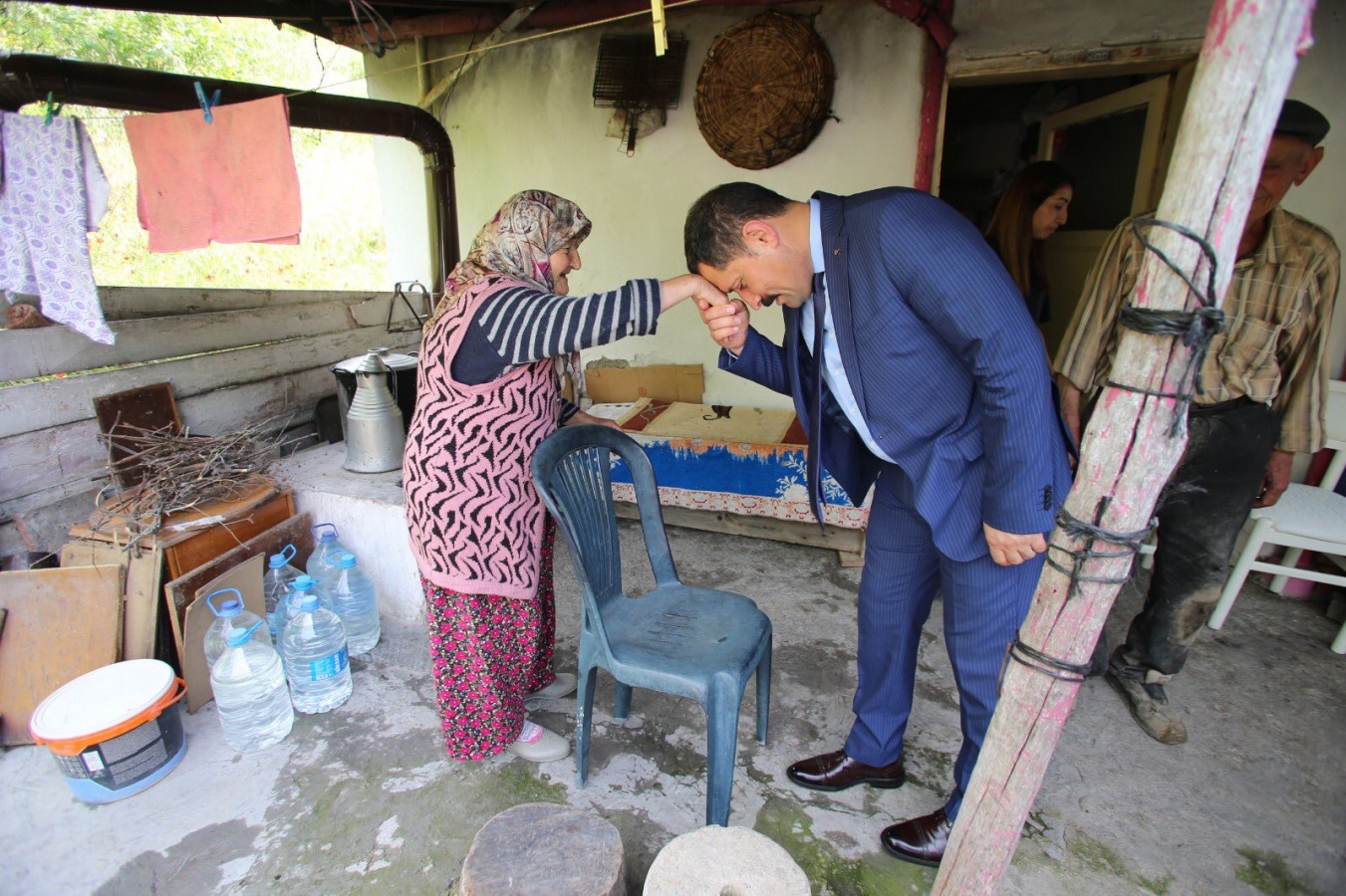 Zeynep teyzeye afiyet diledi