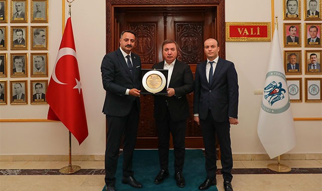 Vali Aydoğdu’ya İliç’ten ''Fahri Hemşehrilik Beratı''