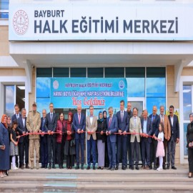 Vali Eldivan: "Hayat Boyu Öğrenme toplumsal kalkınmaya katkı sunuyor"