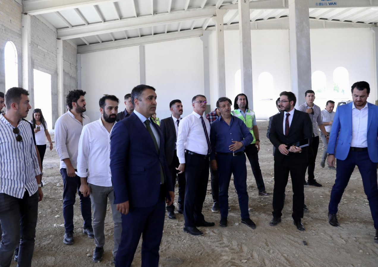 Van'ın ilk kapalı semt pazarlarının yapımı sürüyor