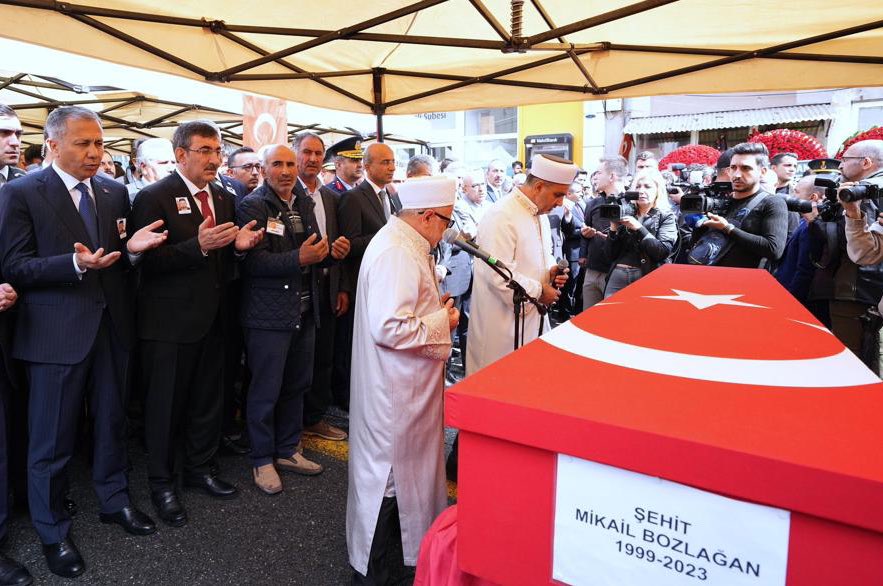 Teröristlerin katlettiği şehit veteriner son yolculuğuna uğurlandı
