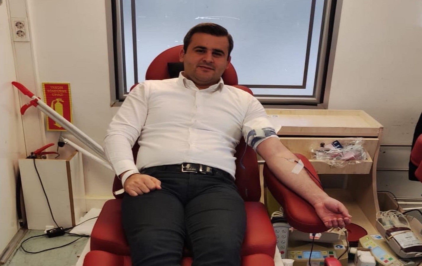 Kan bağışında bulundu;