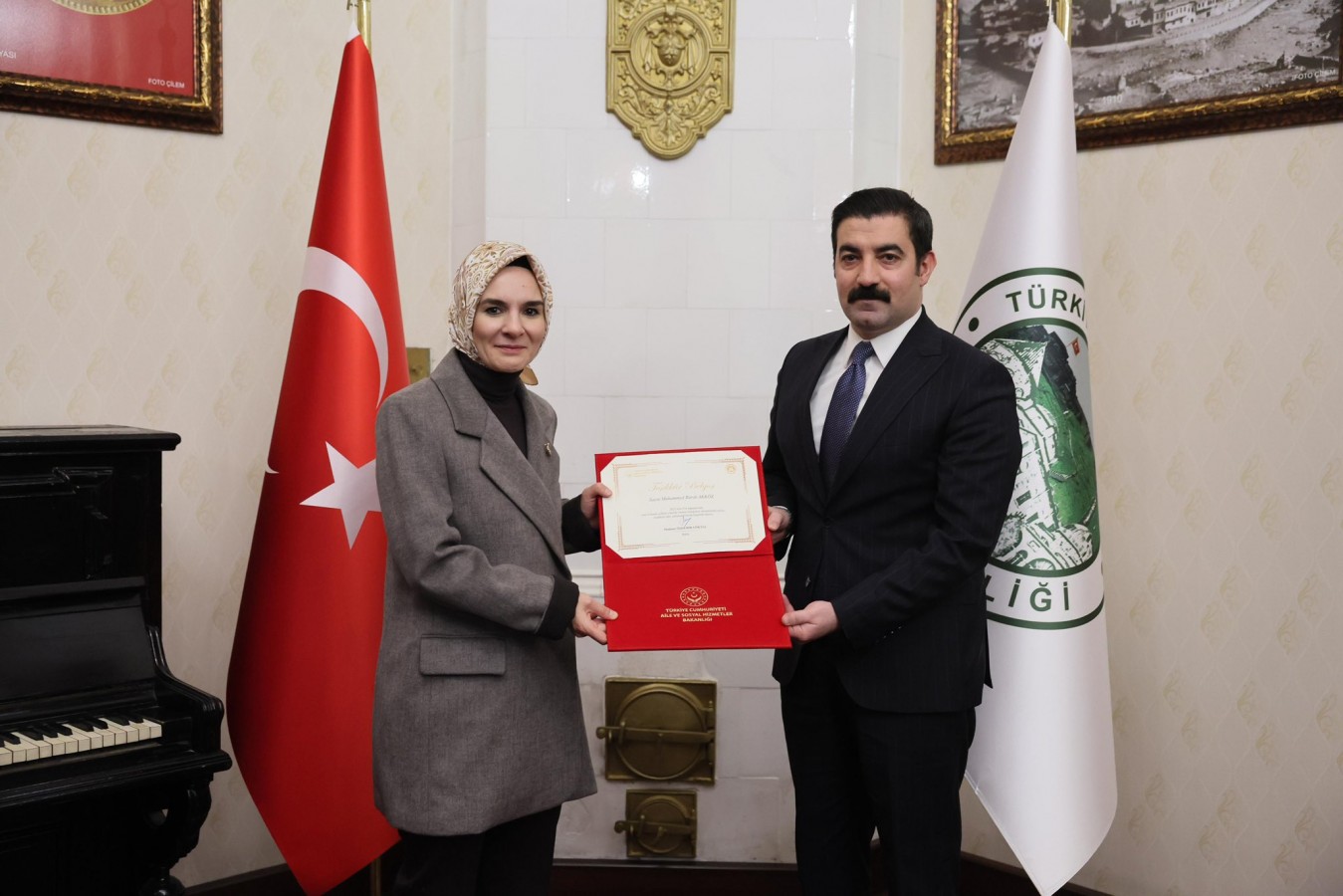 Kaymakam Akköz’ün aile projesi, Bakan Göktaş tarafından ödüllendirildi