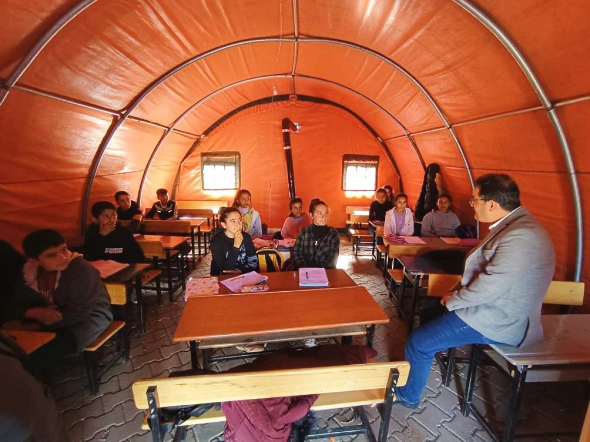Mehmetçik Çadır Okulu;