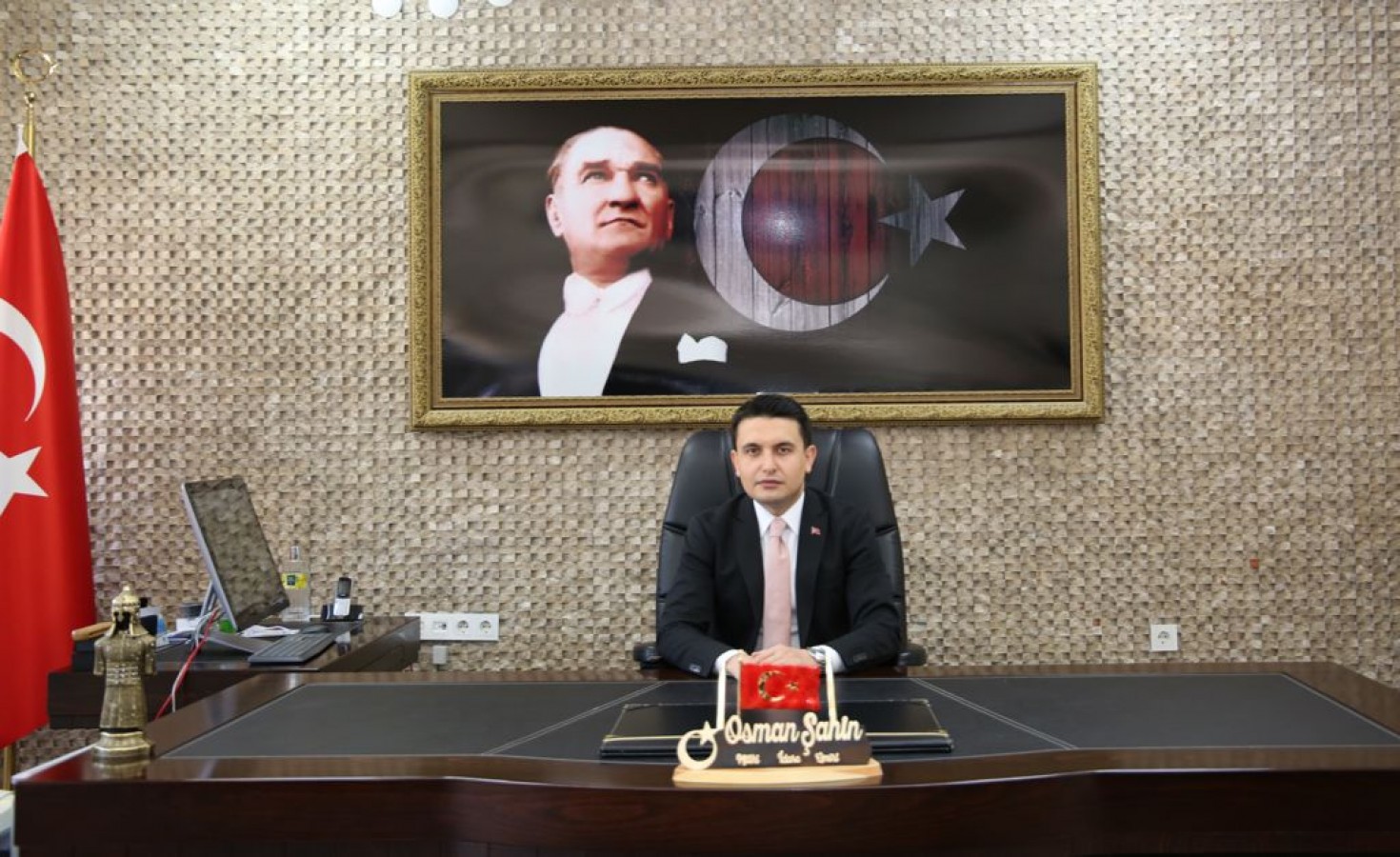 Osman Şahin;
