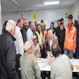"Depremzedeler için gece gündüz demeden çalışıyorsunuz"