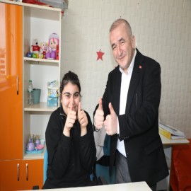 Vali Hatipoğlu'ndan, Elif'e destek sözü