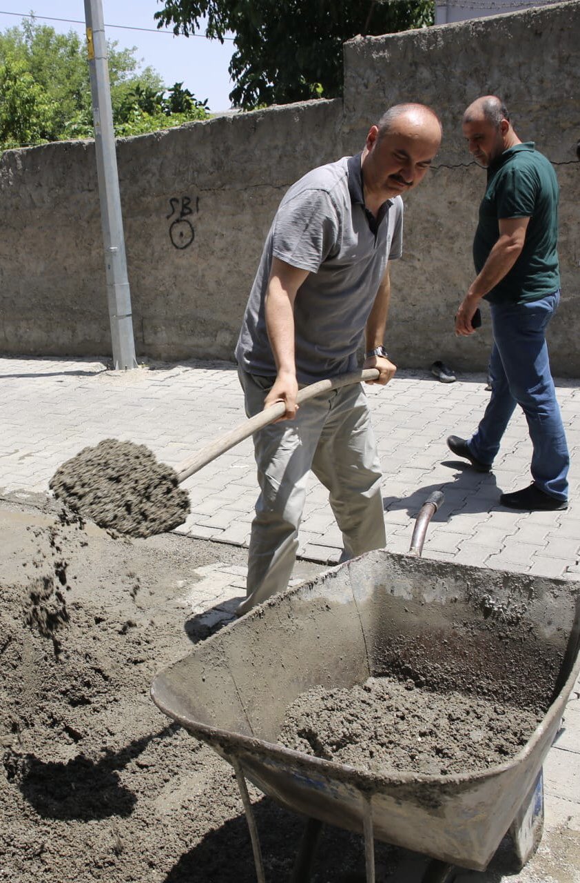 Halkın içinde bir Vali