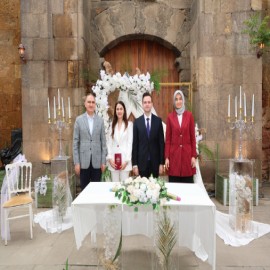 Bakanlık, 2 ay önce evlenen kaymakamları ayırmadı