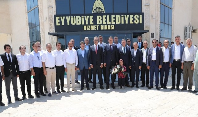 Vali Ayhan, Eyyübiye’yi ziyaret etti