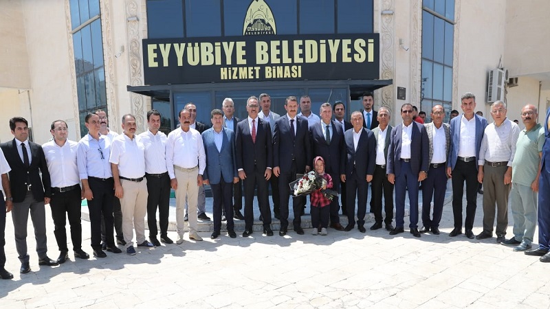 Vali Ayhan, Eyyübiye’yi ziyaret etti;