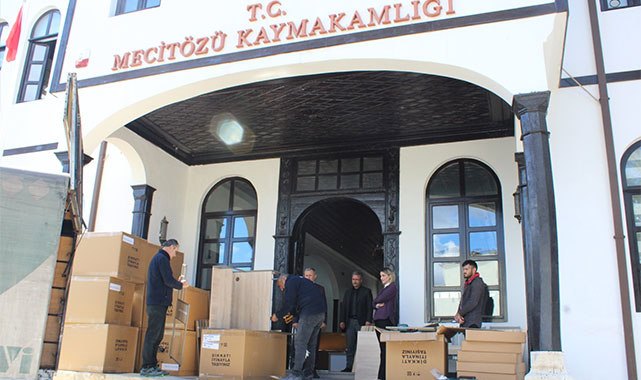 Mecitözü'nde eğitimde fırsat eşitliğine katkı: 35 öğrenciye çalışma masası ve sandalye desteği sağlandı;