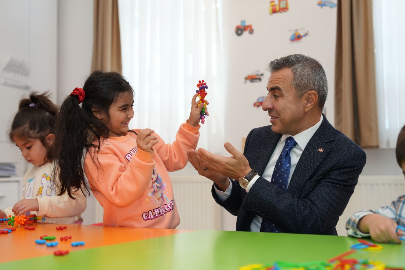 "Küçük yaşta sevgiyle verilen her değer, bir ömür boyu rehber olur";