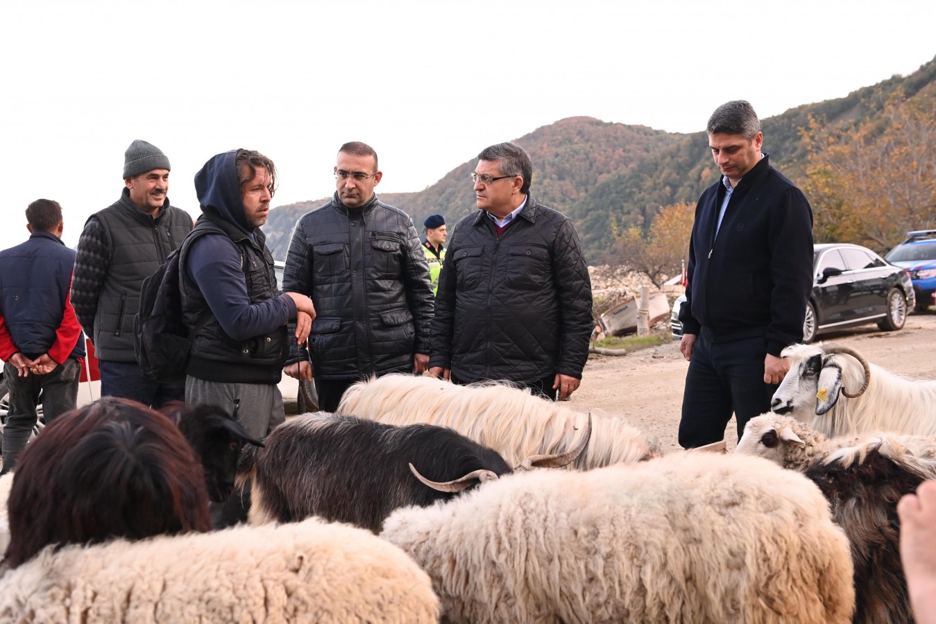 Köyüne dönen çobana destek sözü;