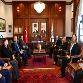 Türkiye-Kıbrıs ilişkileri Trabzon'da masaya yatırıldı