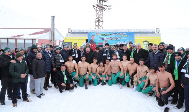 Kar Şenliği'nde güreş heyecanı