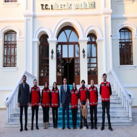 "Deprem bölgesini yalnız bırakmıyoruz"