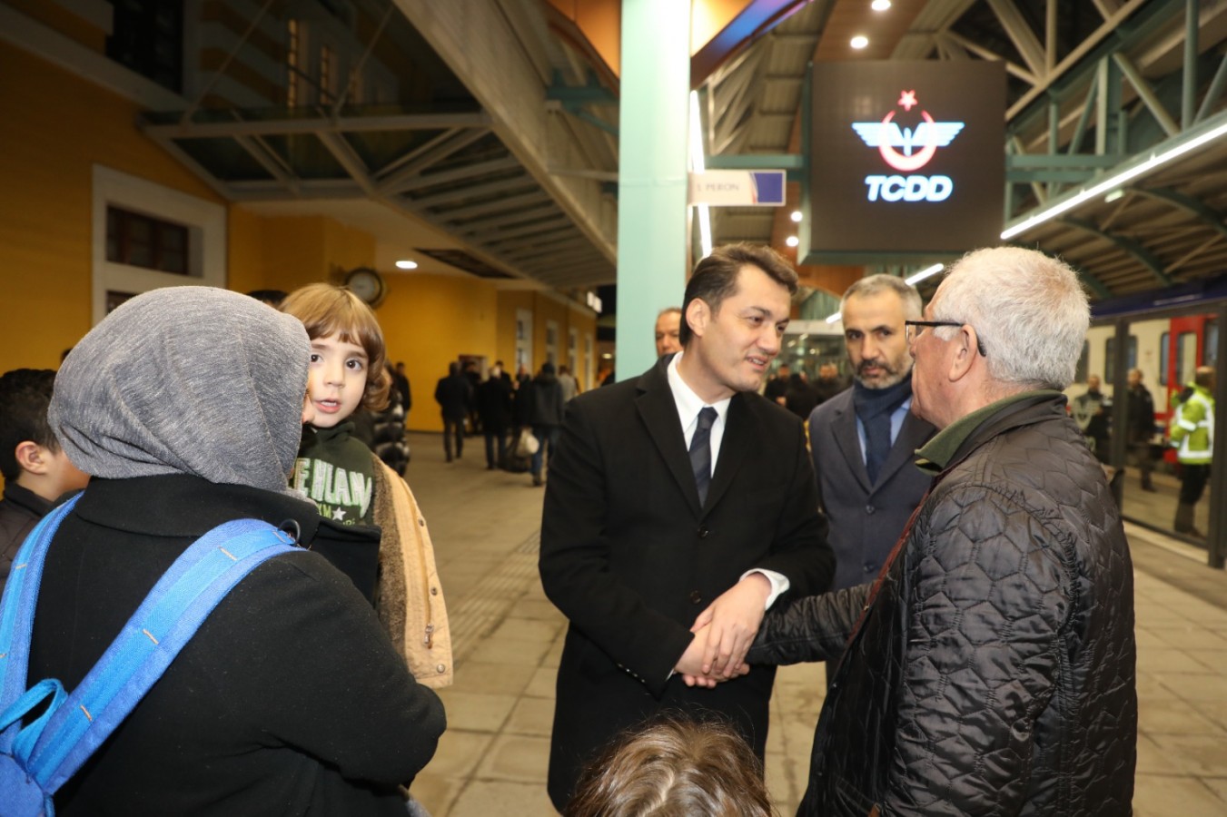 Trenle Malatya'dan Sivas’a gelen depremzedelere karşılama