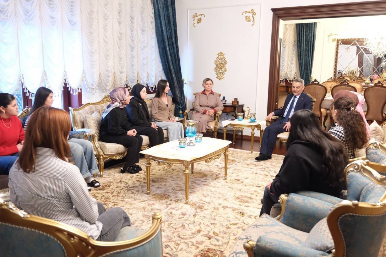 Bu kez Vali Özarslan ev sahibi oldu