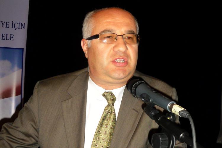 Halil Canavar;