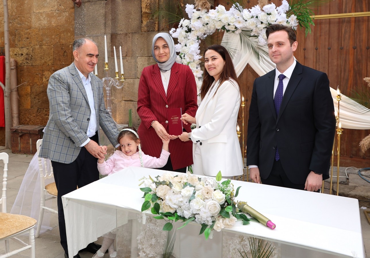 İki vali, iki kaymakamın nikah şahidi oldu;