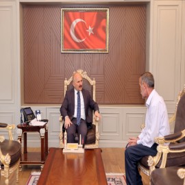 "Kadim şehrimizin her bir ferdini samimiyetle dinliyoruz"