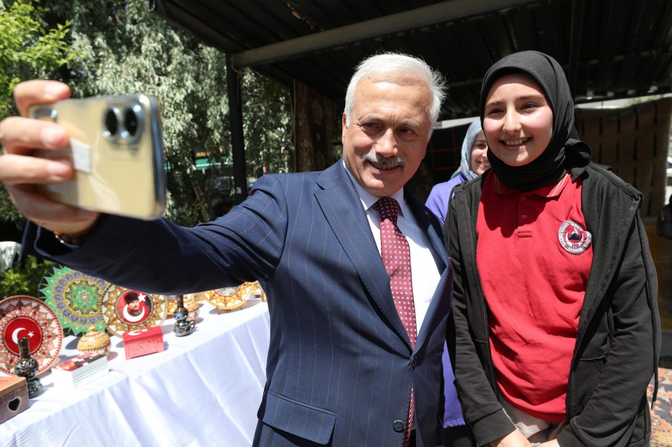 Vali Kumbuzoğlu'ndan gülümseten paylaşım;