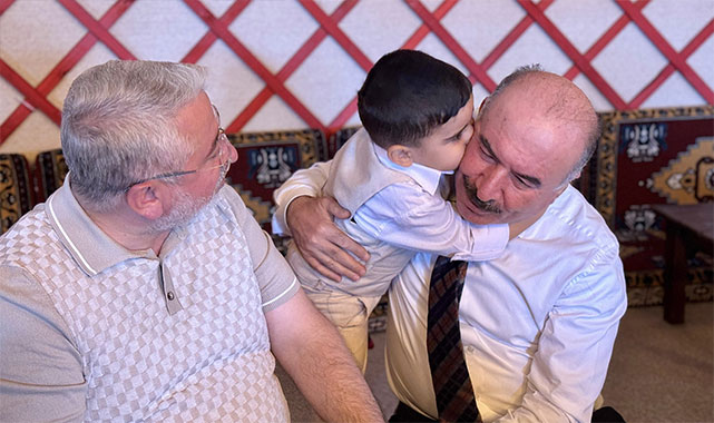 Vali Çalgan, toplu sünnet törenine katıldı: Bugün 529 yıl önceki bir vasiyetin yerine getirilişine tanıklık ediyoruz;