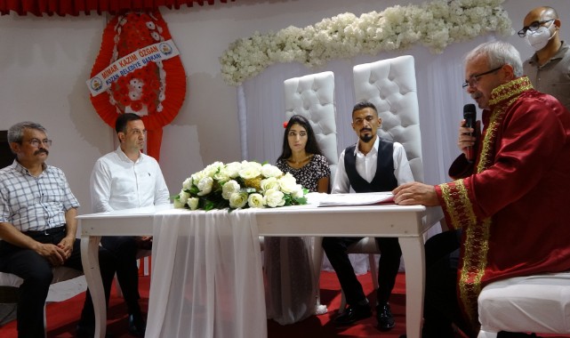 Kaymakam 6 Roman çiftin resmi nikahlarına şahitlik yaptı