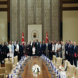 Kahramanmaraş’taki okul saldırısında hayatını kaybedenlerin aileleri Külliye’de ağırlandı