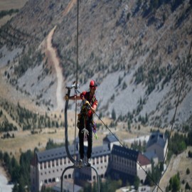 Davraz’da teleferikte nefes kesen kurtarma tatbikatı