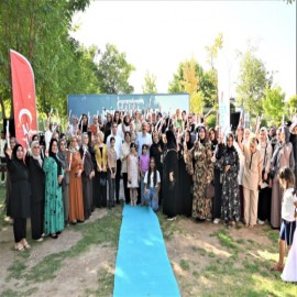 Vali Canalp: "Kadınlarımız fabrikaya gidemiyorsa, fabrika evlerine gelsin"