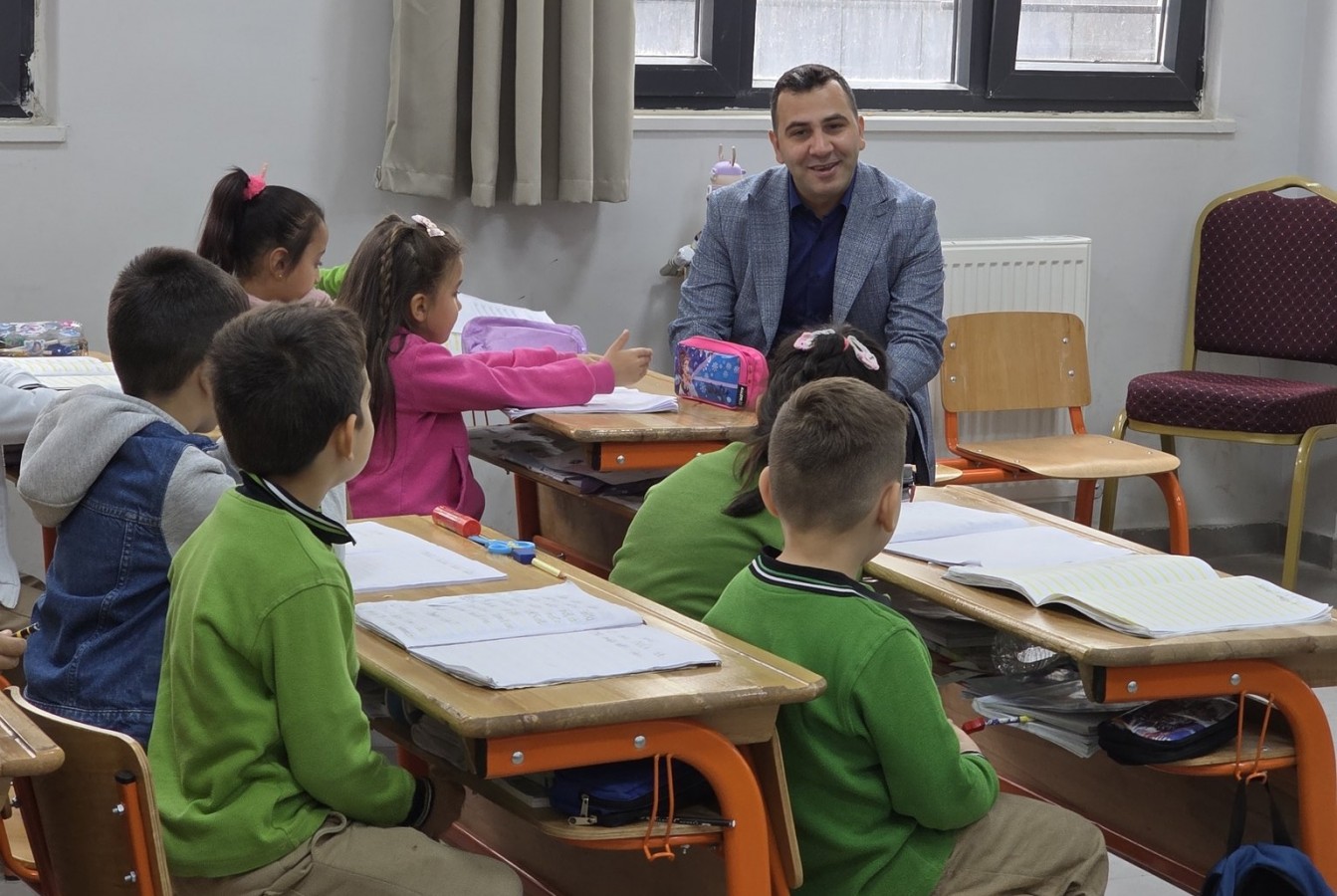 Kaymakam Algın, öğrencilerin gelecek hedeflerini dinledi;