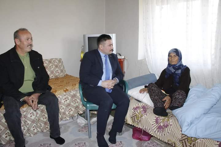 “Zorda kalana el uzatan adamı ben de görmek istiyorum”