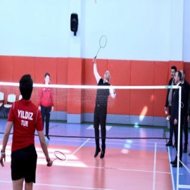 Dünya ikincisiyle maç yaptı